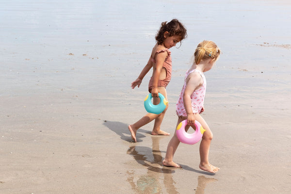 Quut Toys -  Cana Small - Playful Watering Can. Beach and Sand Toy. Banana Blue