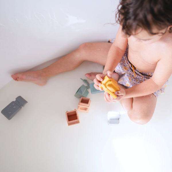 Bug+Bean Kids - Construction Mold Free Bath Toy Set of 4