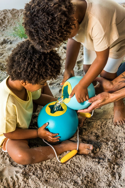 Quut Toys - Mini Ballo - Kids Smart, Modern Design No Spill Bucket