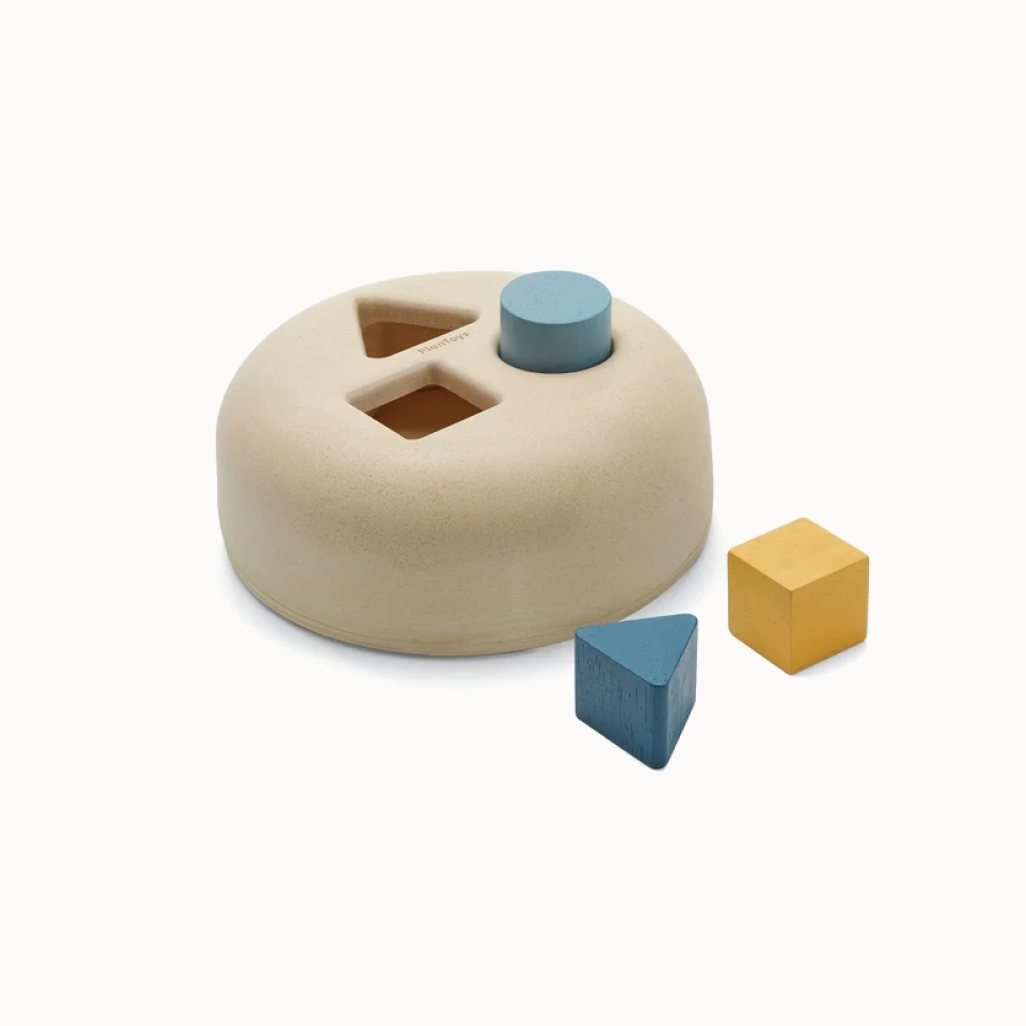 Geometric sorting toy with 3 shape blocks