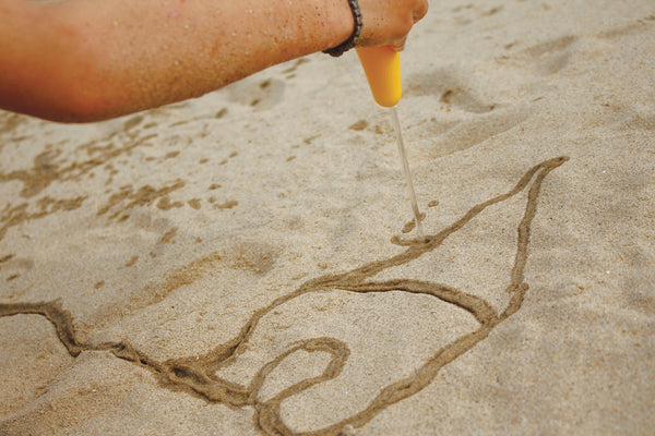 Quut Toys -  Cuppi - Shovel, Sifter and Ball All in One! Ocean