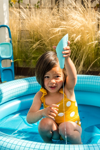 Quut Toys -  Cuppi - Shovel, Sifter and Ball All in One! Ocean